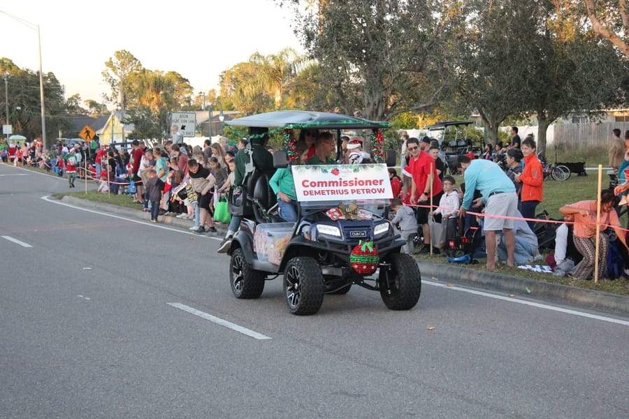 Poinsettia_Parade_120724 (88)
