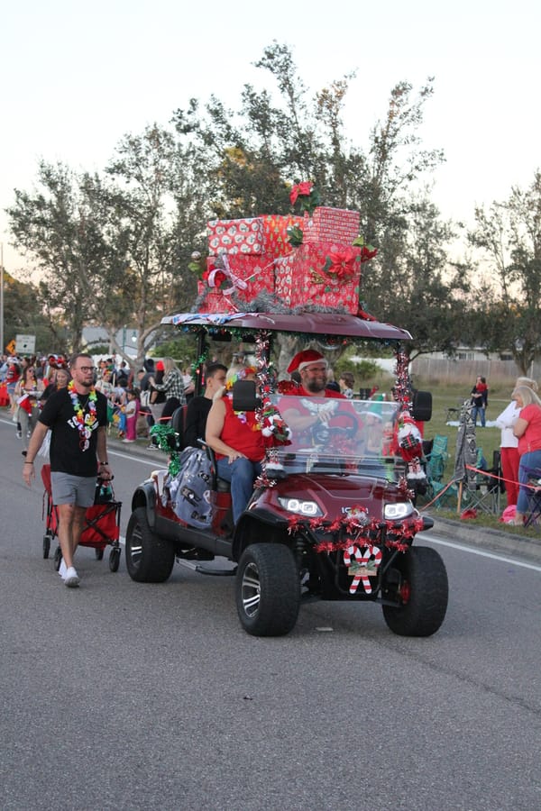 Poinsettia_Parade_120724 (121)