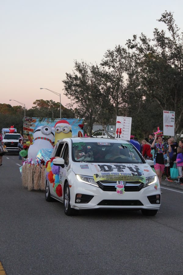 Poinsettia_Parade_120724 (137)