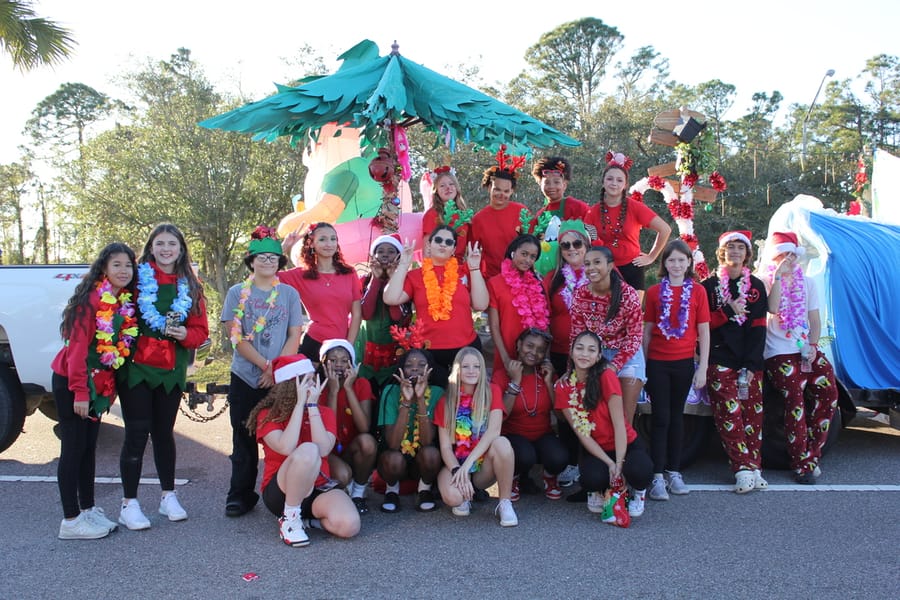 Poinsettia_Parade_120724 (17)