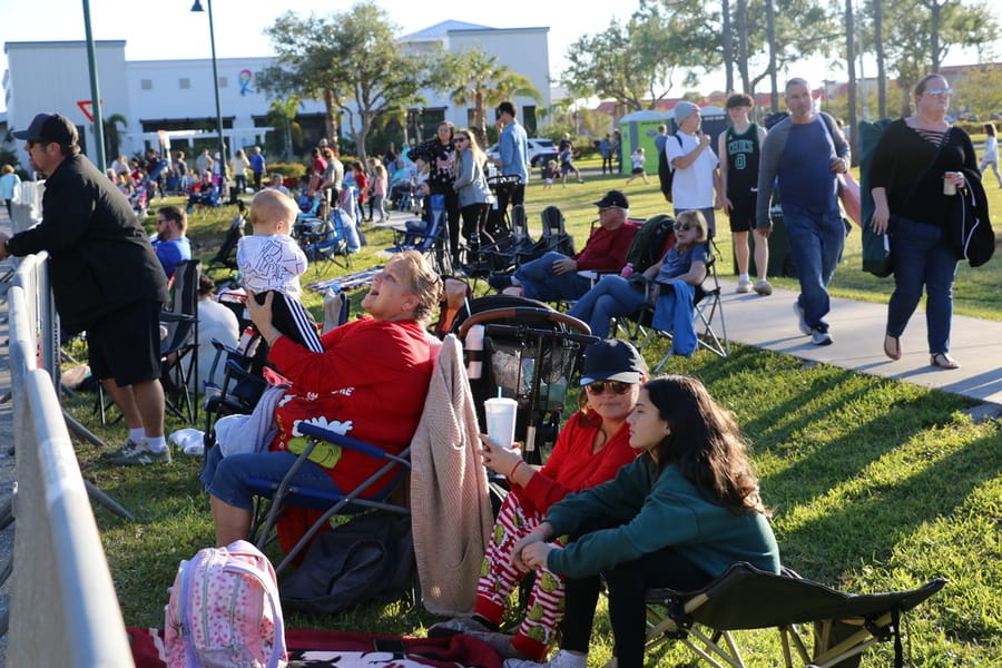 Poinsettia_Parade_120724 (197)