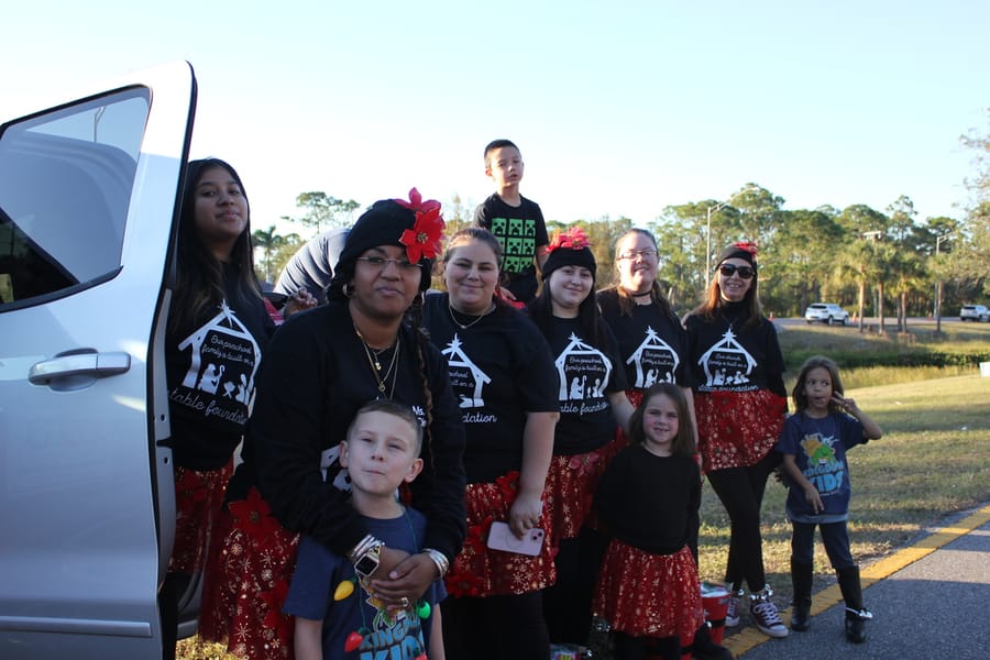 Poinsettia_Parade_120724 (30)