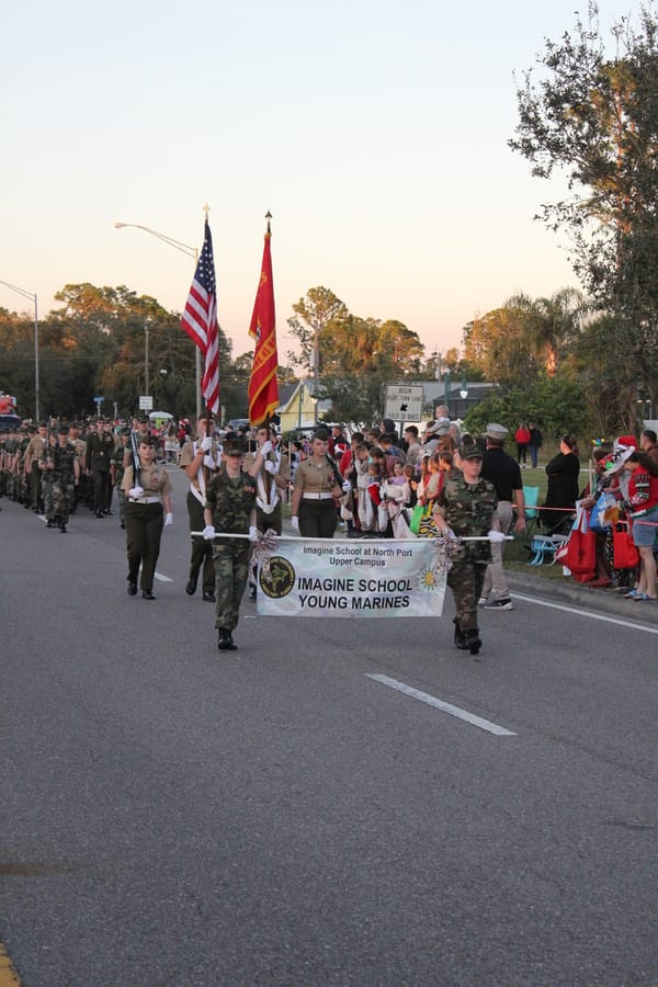 Poinsettia_Parade_120724 (114)