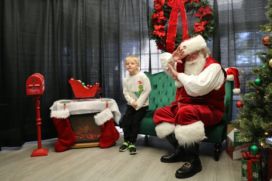 Poinsettia_Santa_120724 (16)