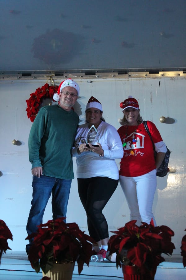Poinsettia_Festival_Parade_Winner_120724 (204)