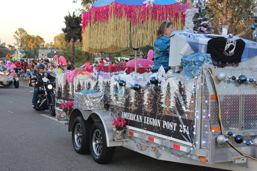Poinsettia_Parade_120724 (100)