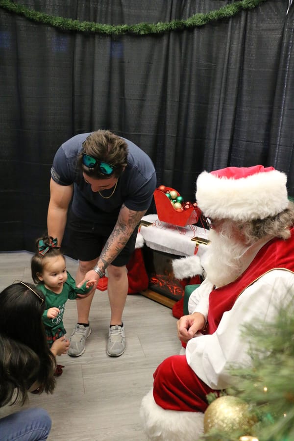 Poinsettia_Santa_120724 (23)