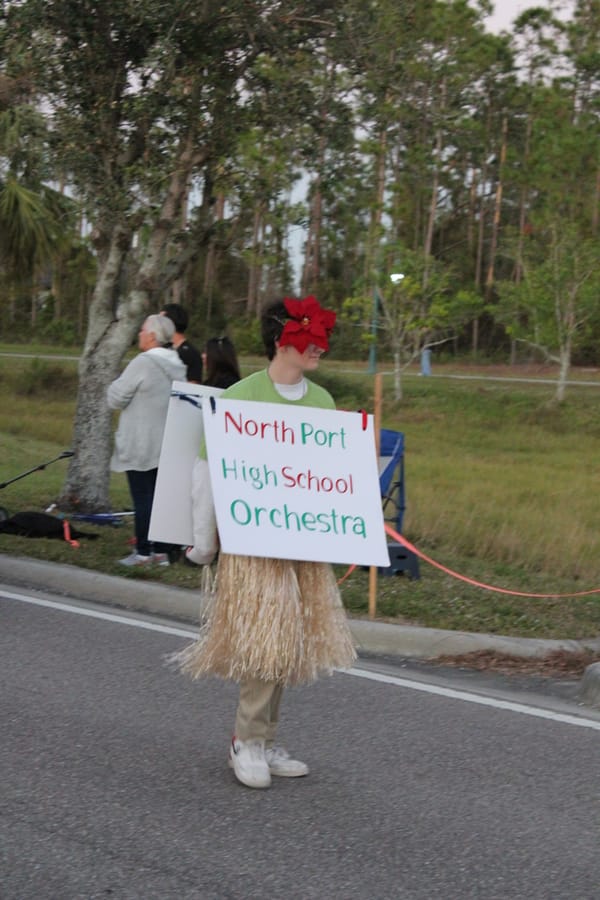 Poinsettia_Parade_120724 (163)