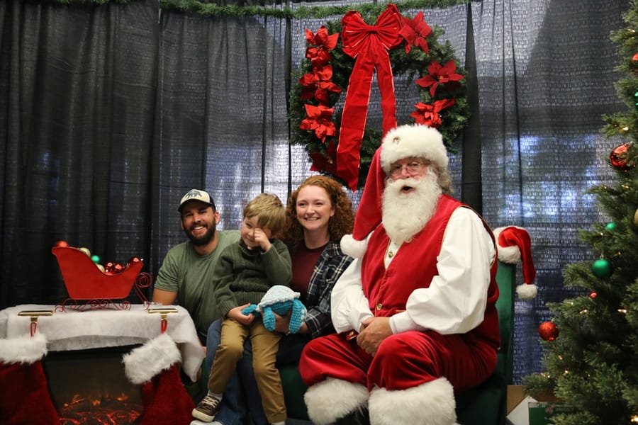 Poinsettia_Santa_120724 (13)