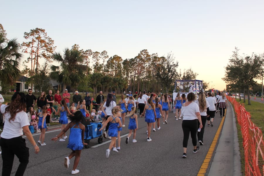 Poinsettia_Parade_120724 (126)