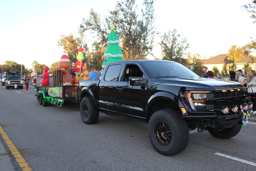 Poinsettia_Parade_120724 (73)