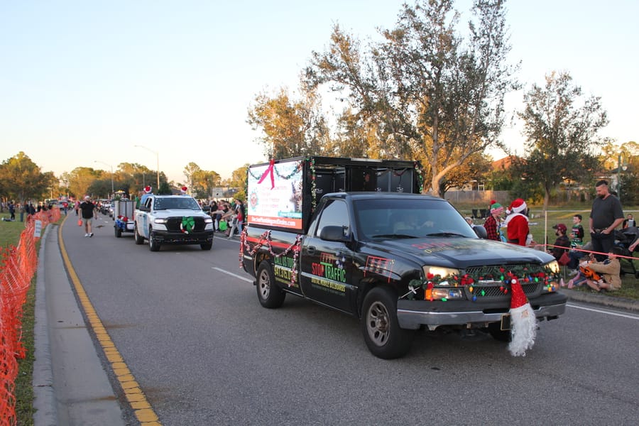 Poinsettia_Parade_120724 (76)