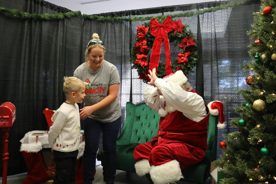 Poinsettia_Santa_120724 (18)