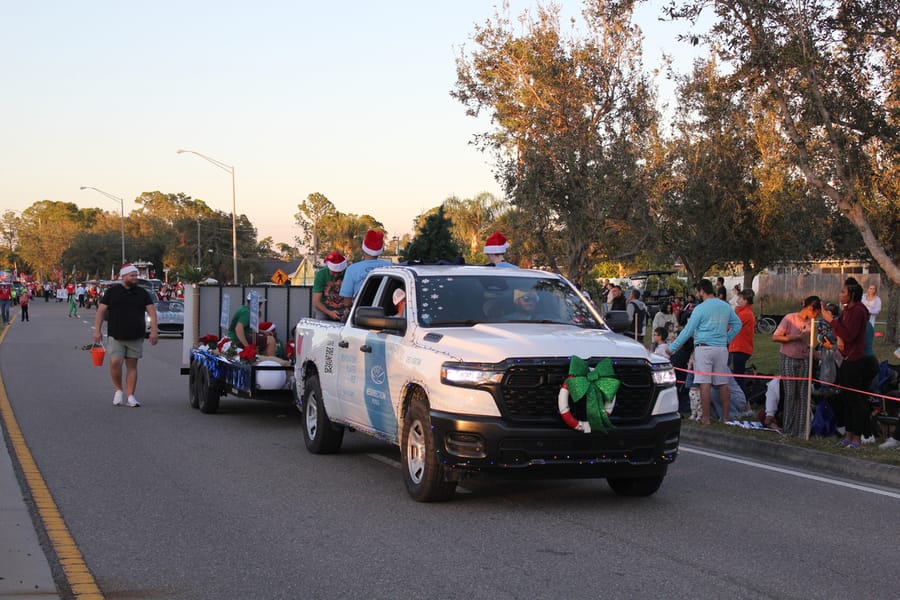 Poinsettia_Parade_120724 (77)