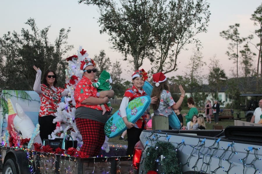 Poinsettia_Parade_120724 (152)