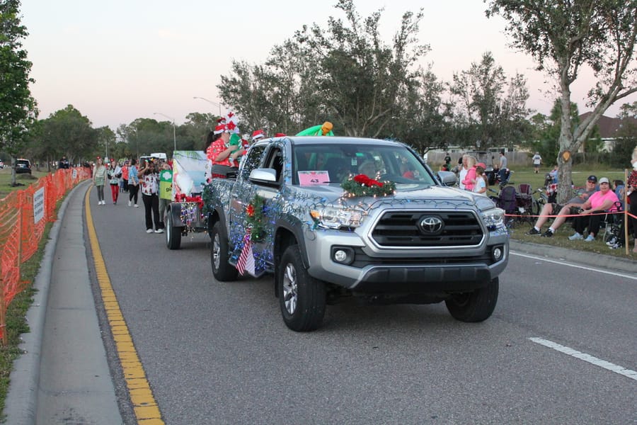 Poinsettia_Parade_120724 (151)