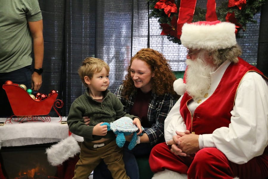Poinsettia_Santa_120724 (14)