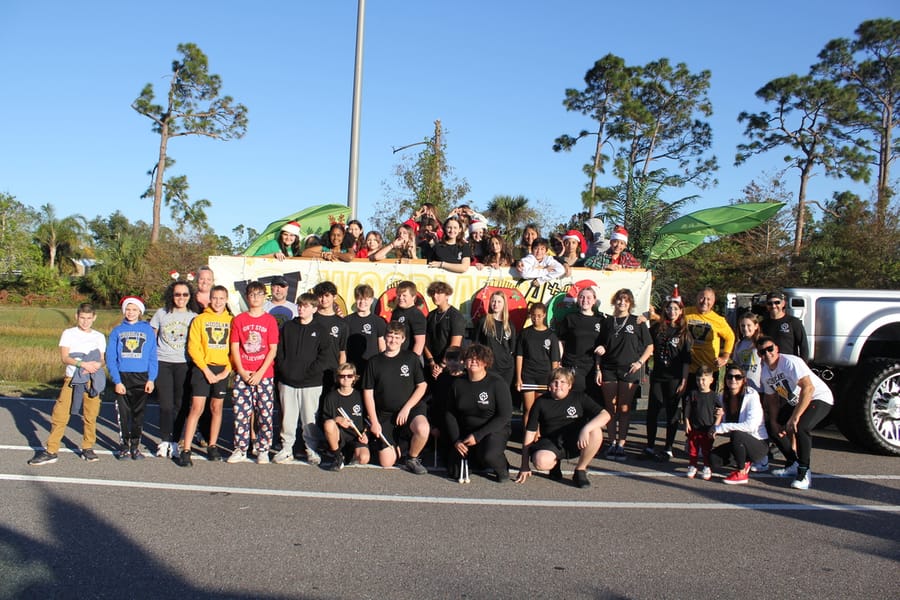 Poinsettia_Parade_120724 (16)