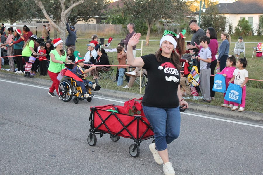 Poinsettia_Parade_120724 (110)