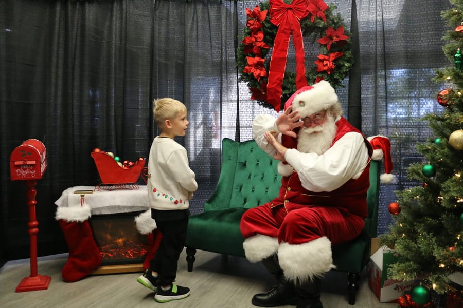 Poinsettia_Santa_120724 (15)