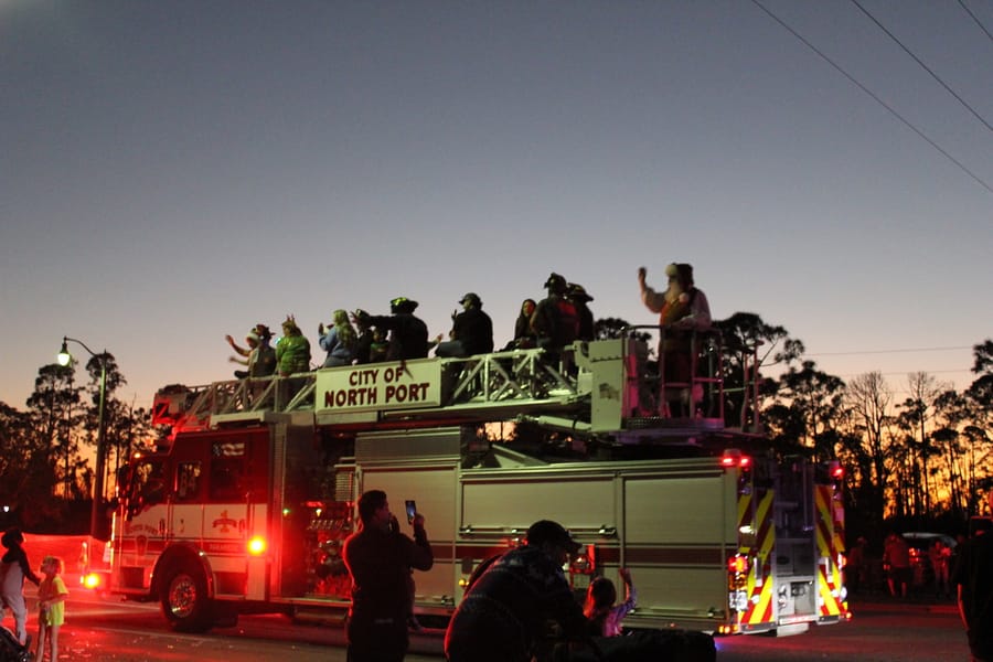 Poinsettia_Parade_120724 (184)