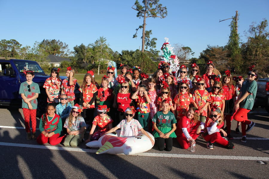Poinsettia_Parade_120724 (13)