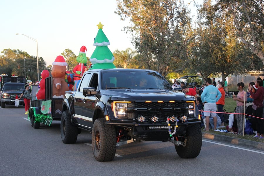 Poinsettia_Parade_120724 (72)
