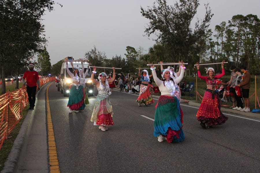 Poinsettia_Parade_120724 (169)