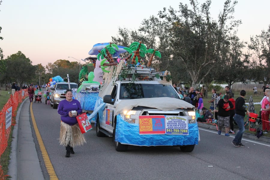 Poinsettia_Parade_120724 (131)