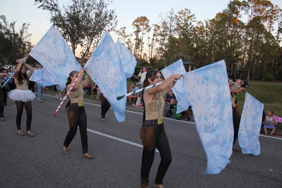 Poinsettia_Parade_120724 (129)