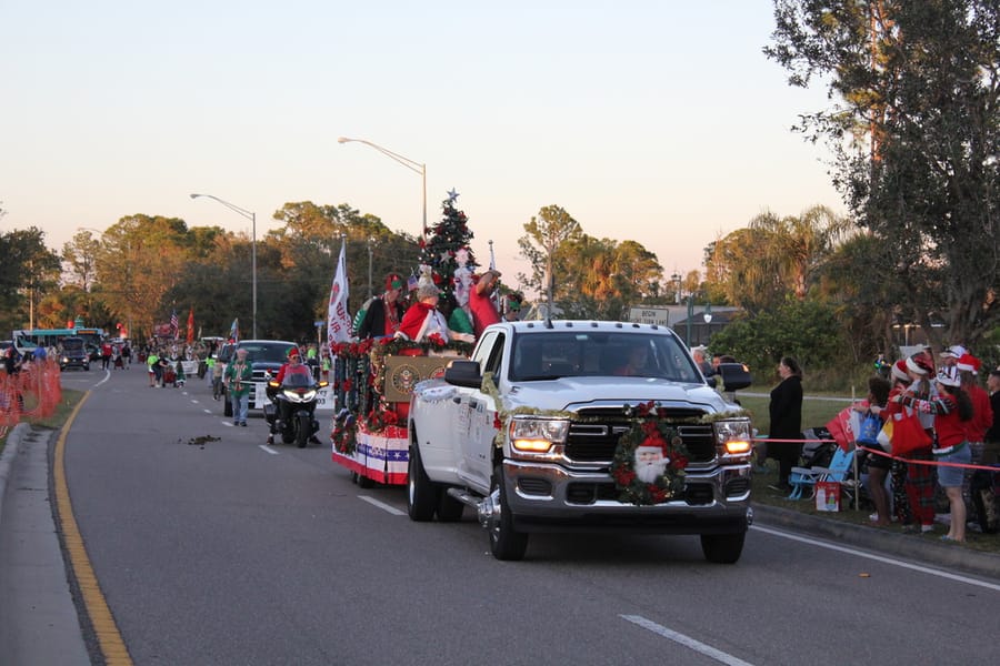 Poinsettia_Parade_120724 (104)