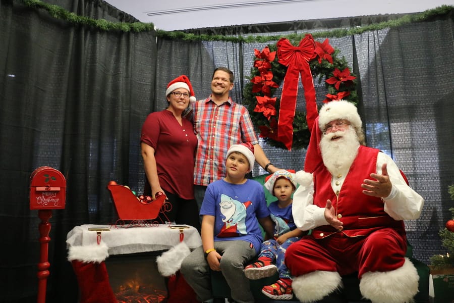 Poinsettia_Santa_120724 (19)