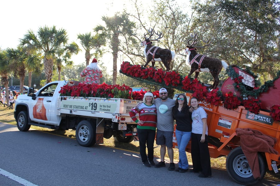 Poinsettia_Parade_120724 (2)