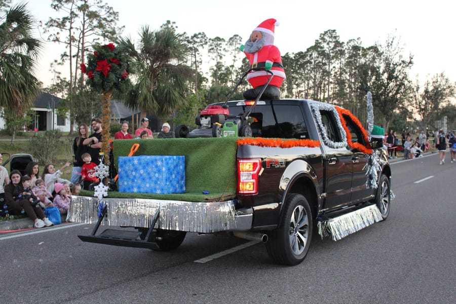 Poinsettia_Parade_120724 (146)
