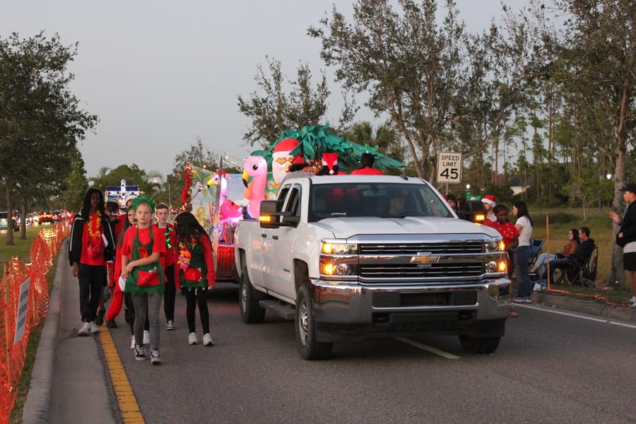 Poinsettia_Parade_120724 (171)