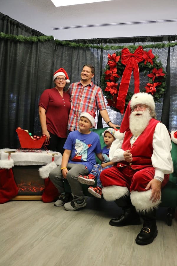 Poinsettia_Santa_120724 (20)