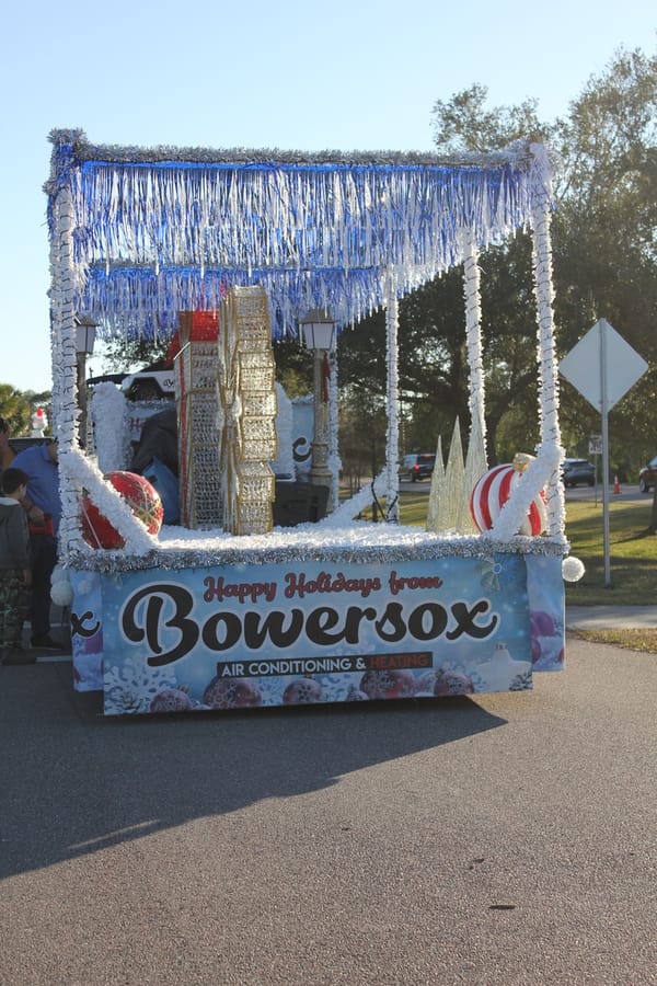 Poinsettia_Parade_120724 (4)