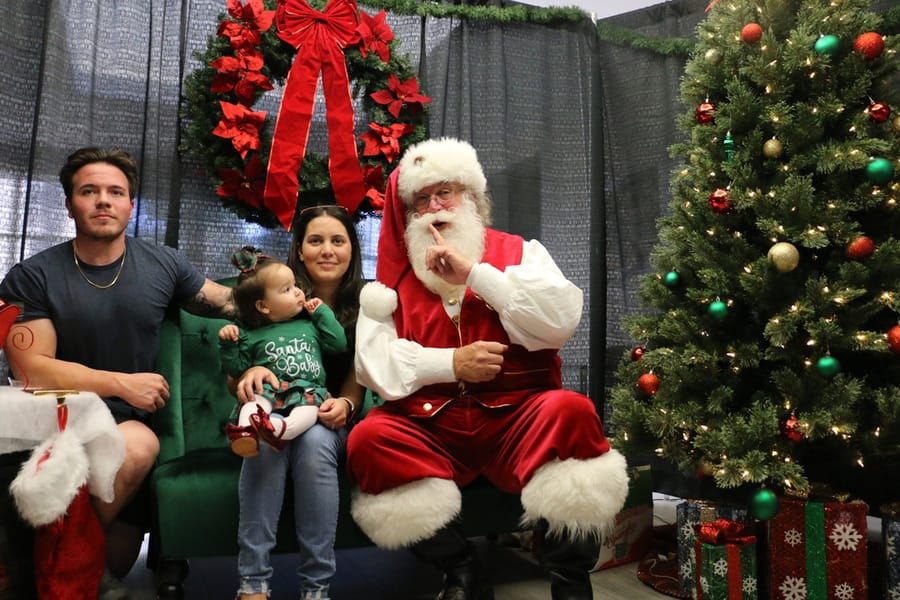 Poinsettia_Santa_120724 (25)