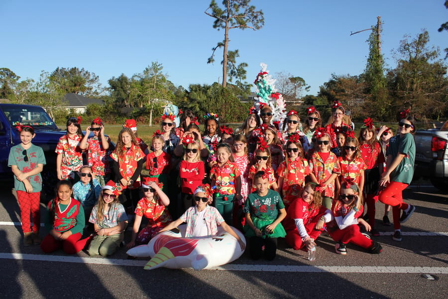 Poinsettia_Parade_120724 (12)