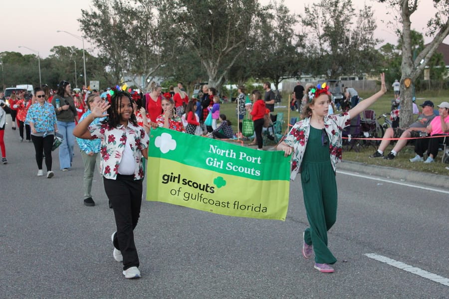 Poinsettia_Parade_120724 (155)