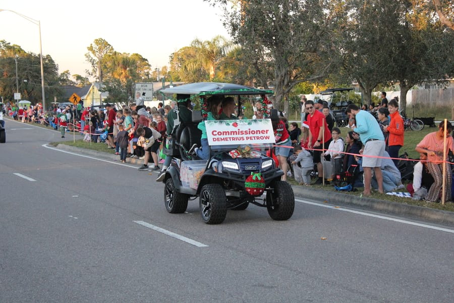 Poinsettia_Parade_120724 (87)