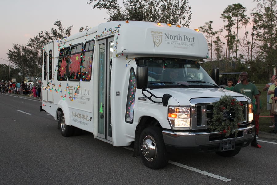 Poinsettia_Parade_120724 (160)