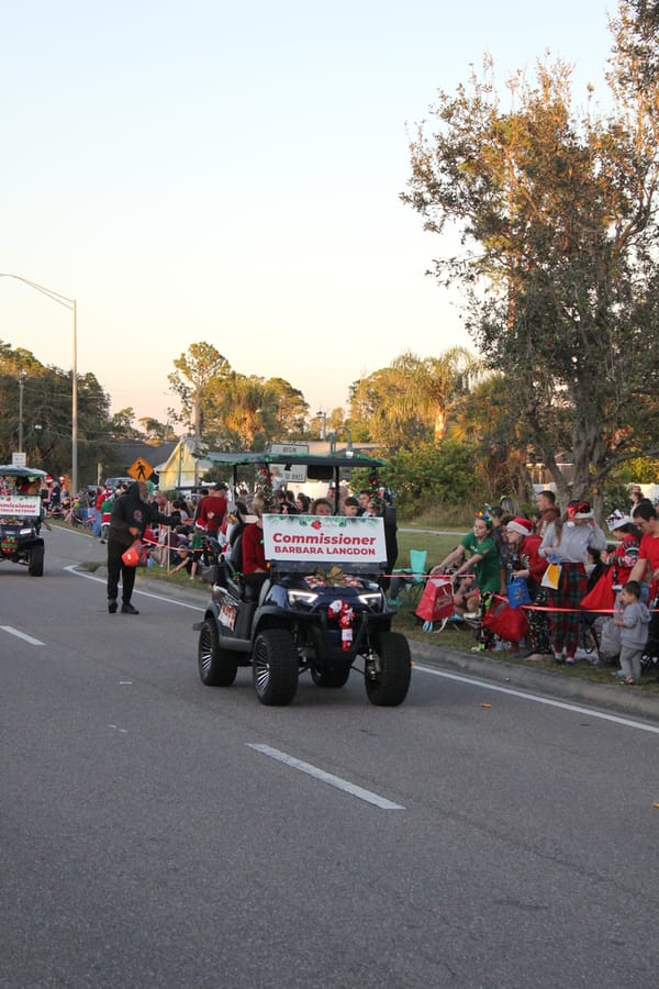 Poinsettia_Parade_120724 (84)