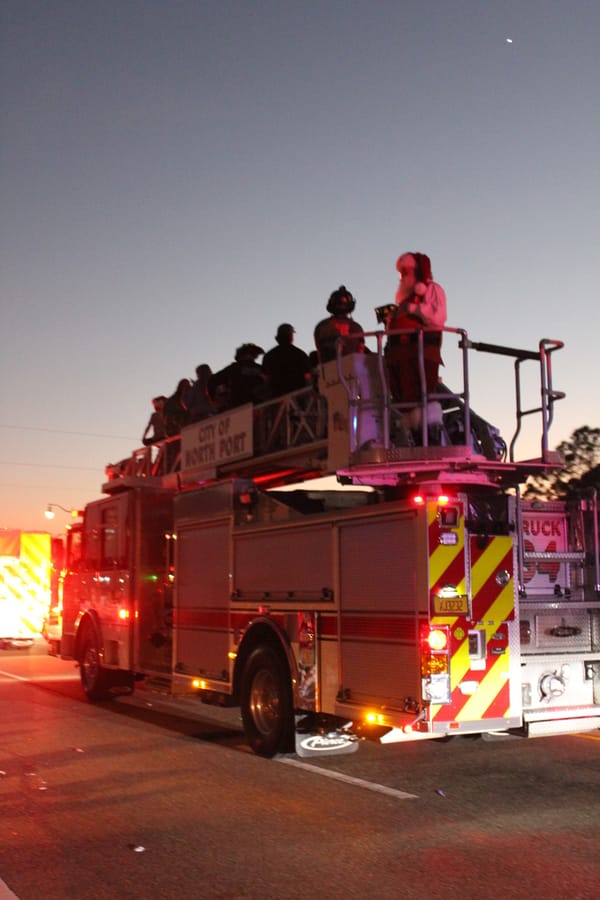 Poinsettia_Parade_120724 (179)