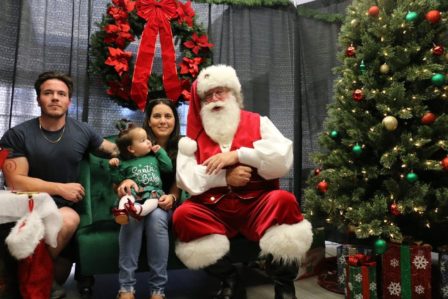 Poinsettia_Santa_120724 (26)