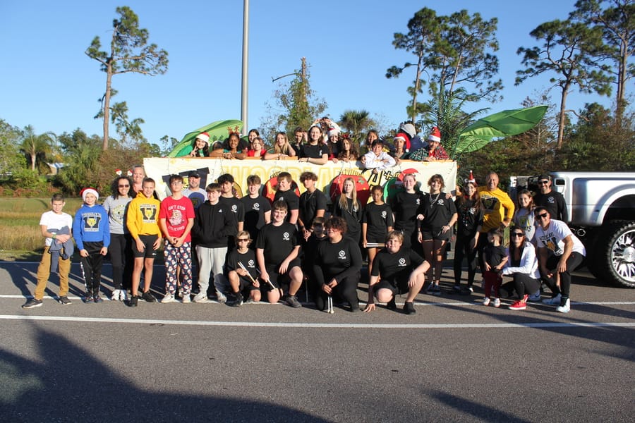 Poinsettia_Parade_120724 (14)