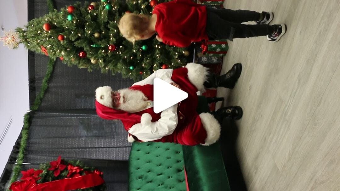 Pictures with Santa_Poinsettia 2024 (5)