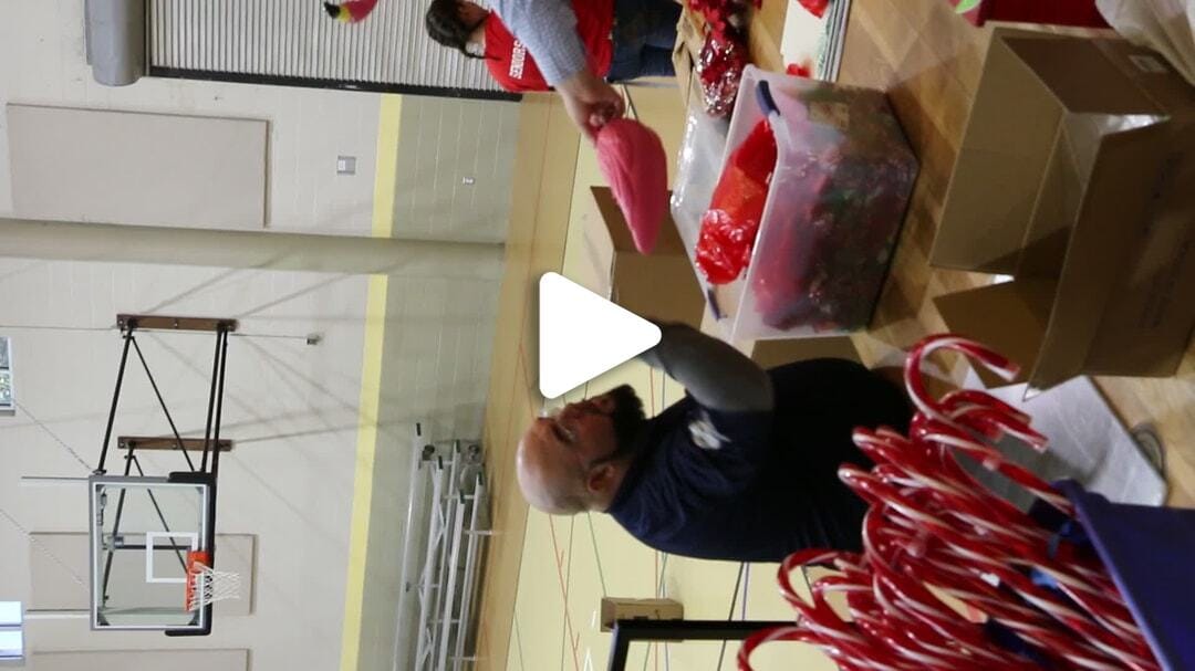 Pictures with Santa_Poinsettia 2024 (3)