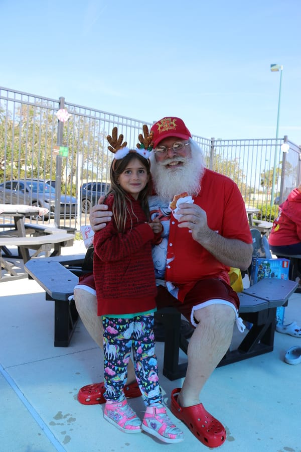 Swim-with-Santa_20241221 (455)