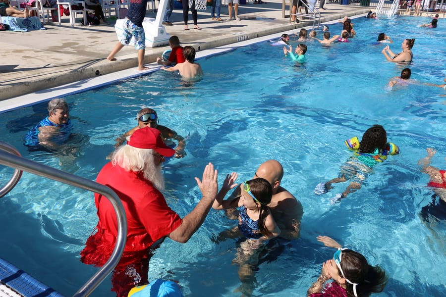 Swim-with-Santa_20241221 (449)